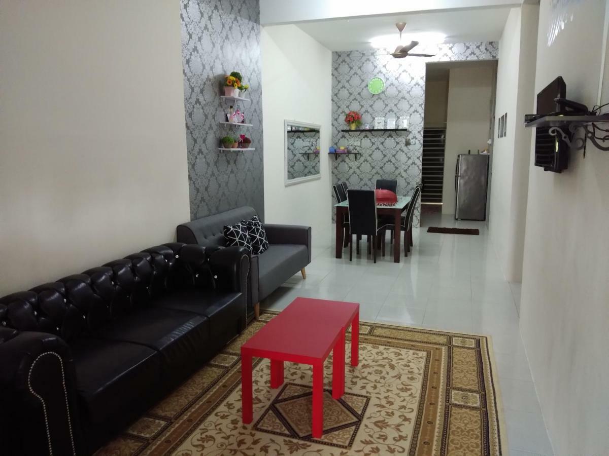 Zah'Ra Homestay กัวลาลิปิส ภายนอก รูปภาพ